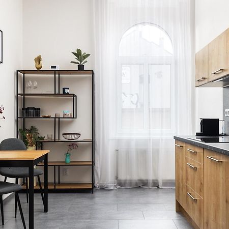 Stay2Gether City Buzz Apt - O2 Arena - Sleeps 6 Praha Exteriér fotografie